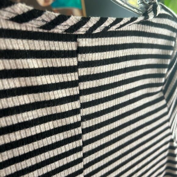 Pink Rose Black and White Striped Short Sleeve Tee M - Picture 13 of 16